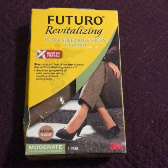 FUTURO Revitalizing Ultra Sheer Knee Highs Nude M - Picture 1 of 1